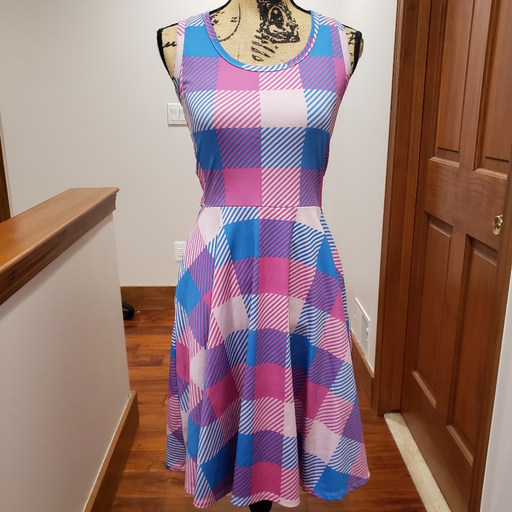 POCKETS! Adorable XS checkered tank dress